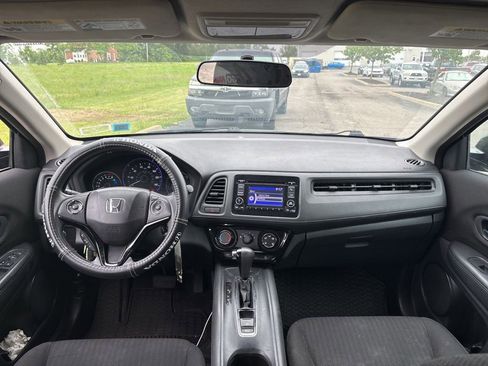 Used 2016 Honda HR-V LX image 17