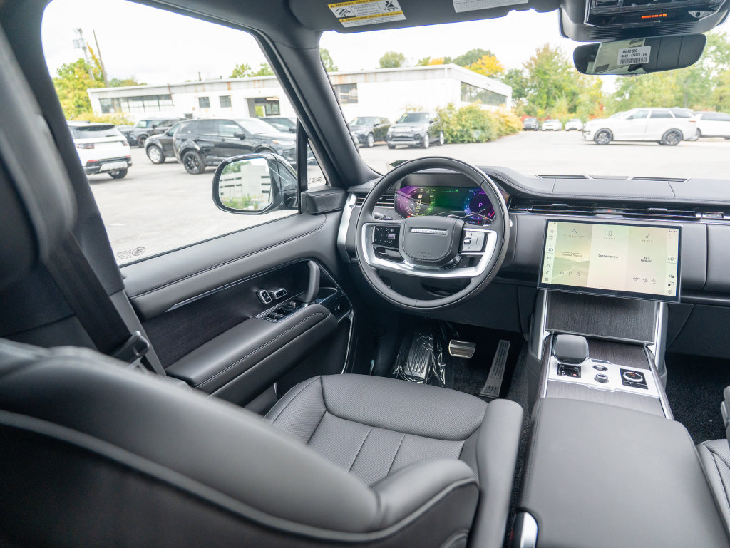 New 2027 Land Rover Range Rover Long Wheelbase SE AWD/4WD image 17