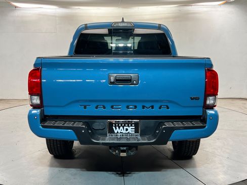 Used 2019 Toyota Tacoma TRD Off-Road w/ Technology Package AWD/4WD image 4