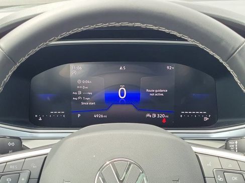 Used 2025 Volkswagen Taos SE FWD image 22