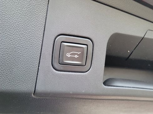 Used 2018 Cadillac XT5 FWD image 10