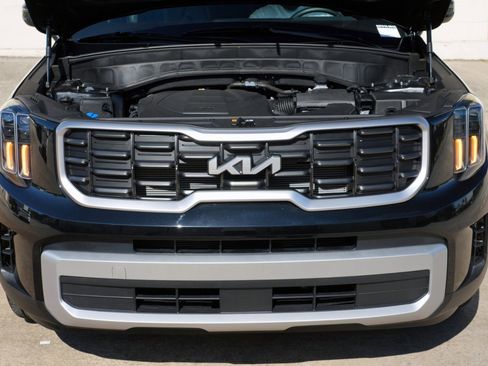 Used 2025 Kia Telluride S image 8