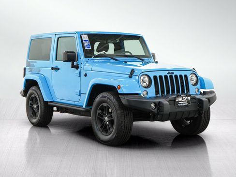 Used 2017 Jeep Wrangler Sahara AWD/4WD image 7