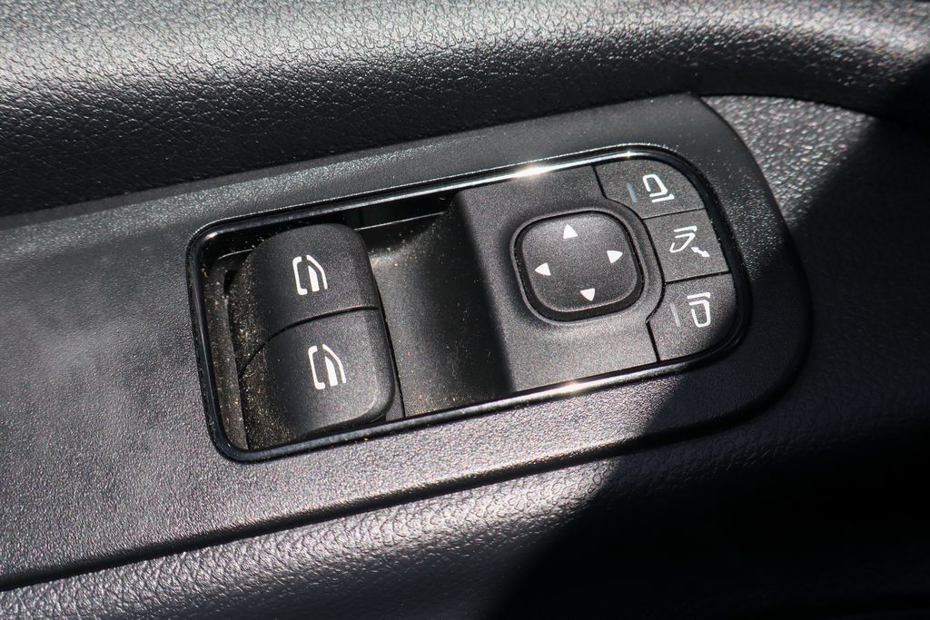 Used 2025 Mercedes-Benz Sprinter 2500 image 20
