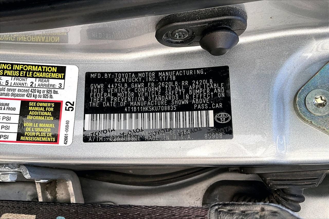 Used 2019 Toyota Camry SE FWD image 16