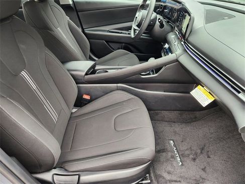 Used 2024 Hyundai Elantra Blue image 14