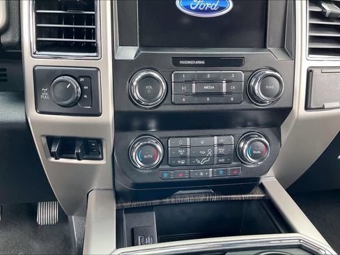 Certified 2021 Ford F250 Lariat w/ Lariat Value Package AWD/4WD image 35