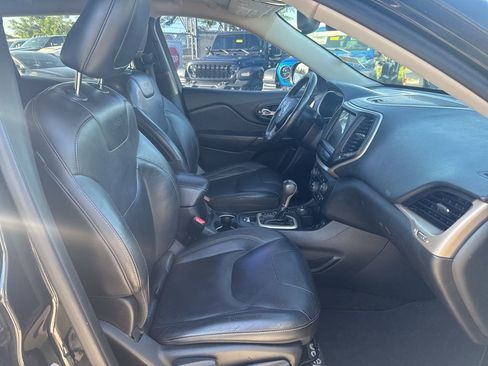 Used 2015 Jeep Cherokee Limited image 22