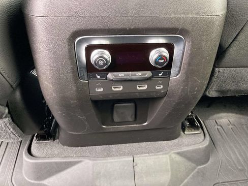 Used 2021 GMC Yukon XL Denali w/ Denali Ultimate Package AWD/4WD image 16