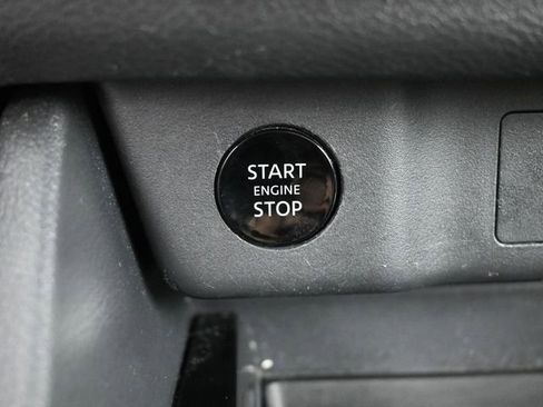 Used 2024 Nissan Rogue SV image 22