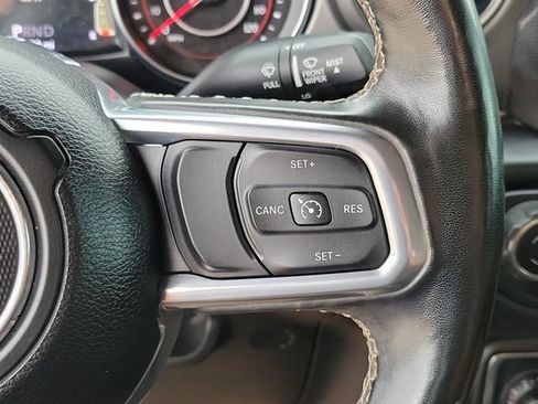 Used 2022 Jeep Gladiator Rubicon w/ Cold Weather Group AWD/4WD image 25