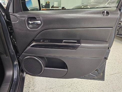 Used 2016 Jeep Patriot Sport w/ Power Value Group FWD image 29