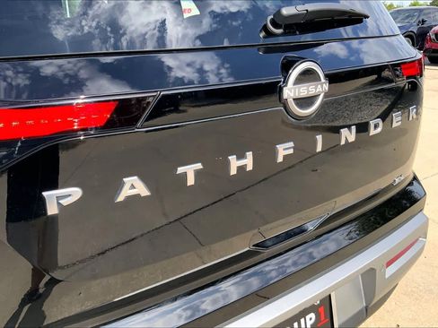 Used 2024 Nissan Pathfinder SL w/ SL Premium Package FWD image 31