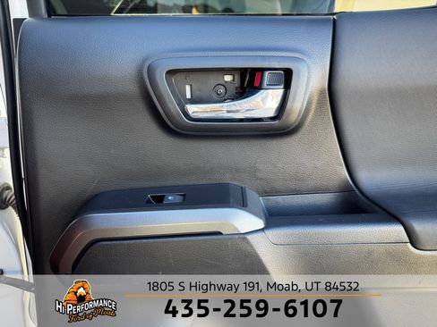 Used 2023 Toyota Tacoma TRD Off-Road image 33