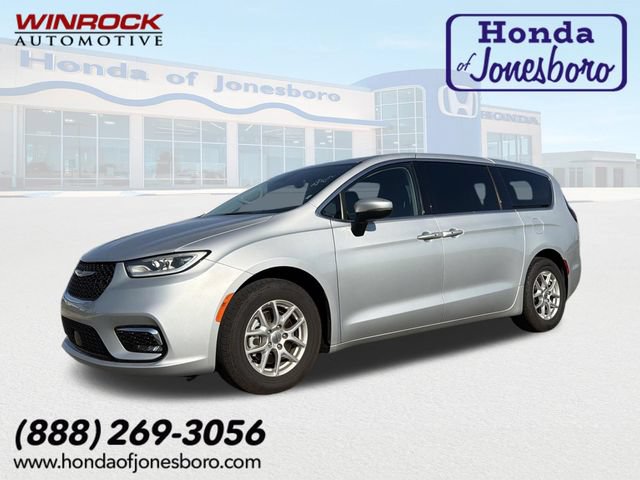 Used 2023 Chrysler Pacifica Touring-L FWD image 1