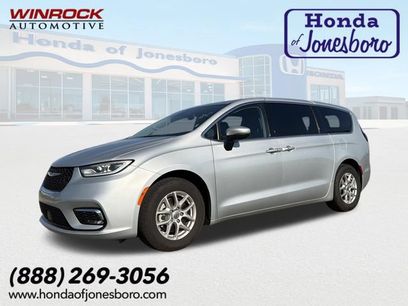 Used 2023 Chrysler Pacifica Touring-L