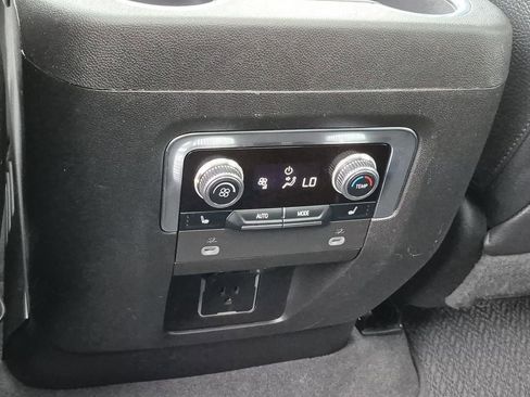 Used 2023 GMC Yukon Denali image 19