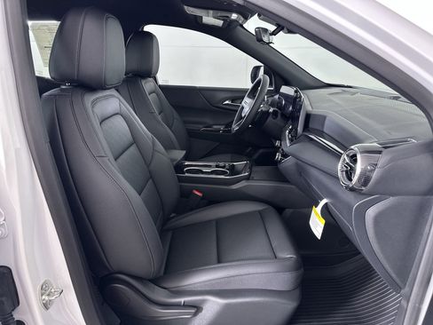 New 2026 Chevrolet Equinox LT w/ Convenience Package II image 63