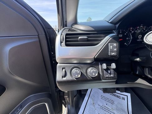 Used 2017 Chevrolet Suburban LT w/ Max Trailering Package AWD/4WD image 18