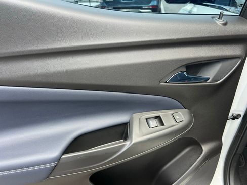 Used 2022 Chevrolet Bolt EUV Premier w/ Super Cruise Package FWD image 42