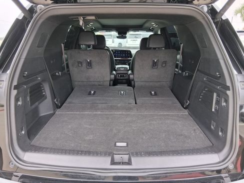 Used 2024 Chevrolet Traverse RS w/ LPO, Floor Liner Package FWD image 6
