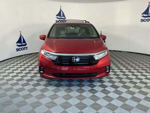 Used 2024 Honda Odyssey Touring image 2
