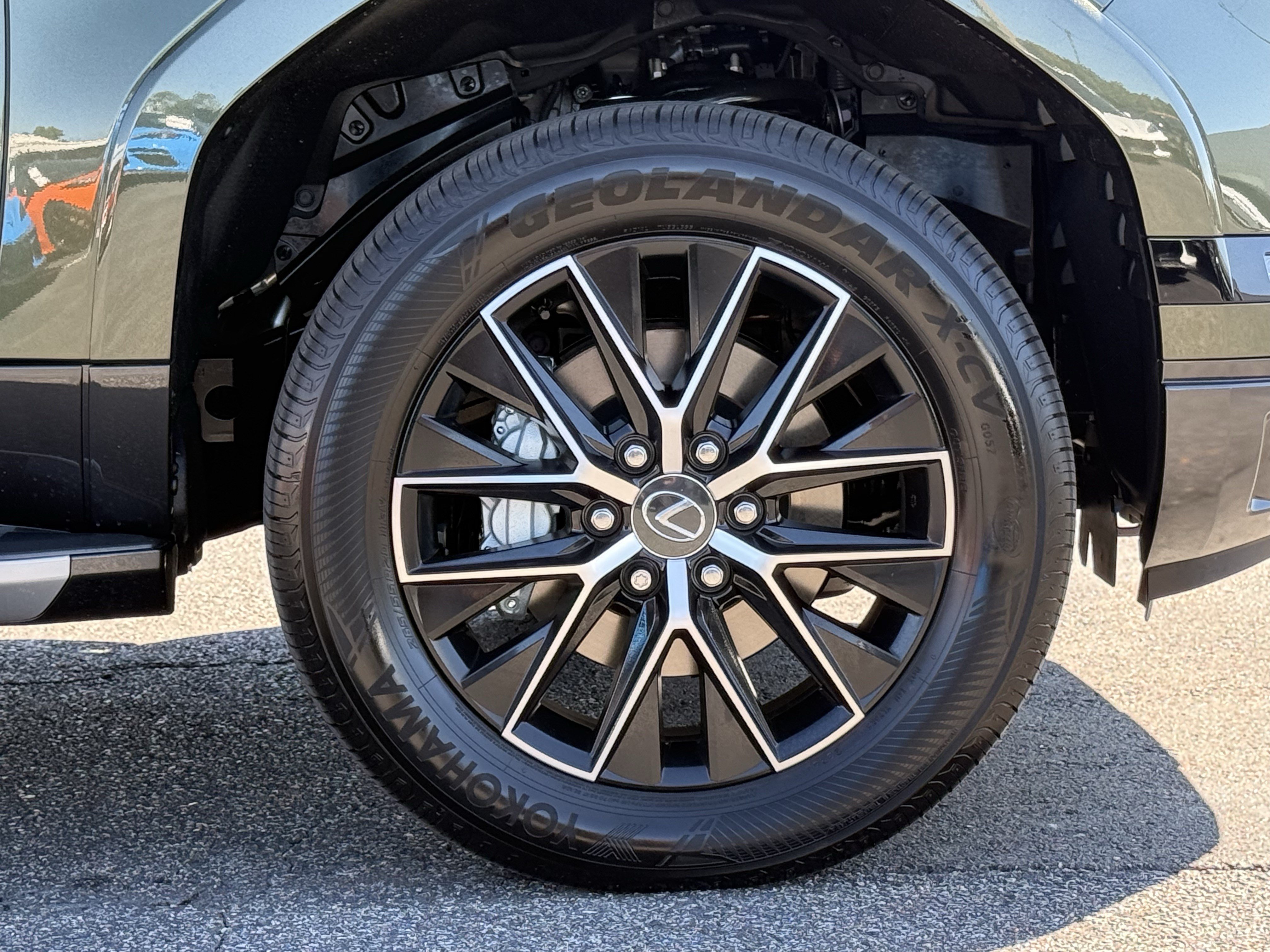 Used 2026 Lexus GX 550 w/ Accessory Package (2T) AWD/4WD image 13