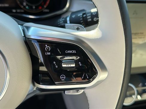 Used 2025 Jaguar F-PACE R-Dynamic S image 14