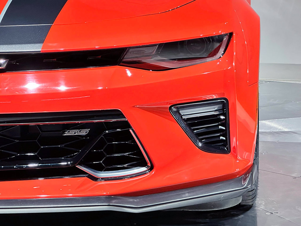 Used 2018 Chevrolet Camaro SS w/ Hot Wheels Edition RWD image 3