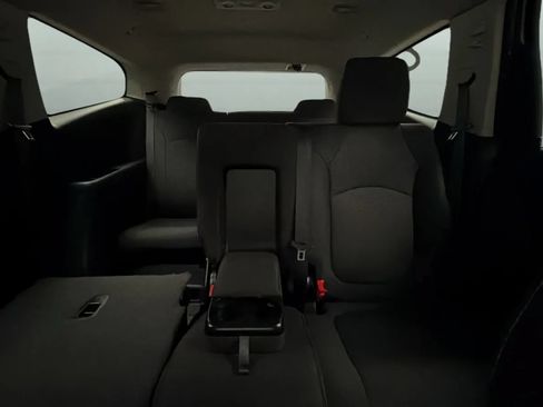Used 2017 Chevrolet Traverse LT w/ Style and Technology Package FWD image 17