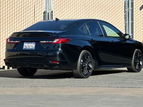 Used 2026 Toyota Camry Hybrid FWD image 4