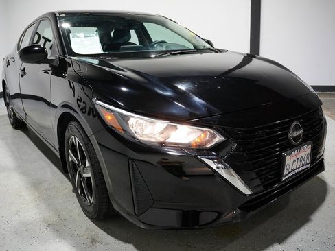 Used 2024 Nissan Sentra SV image 6