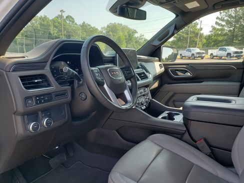Used 2023 GMC Yukon SLT w/ SLT Premium Package RWD image 28