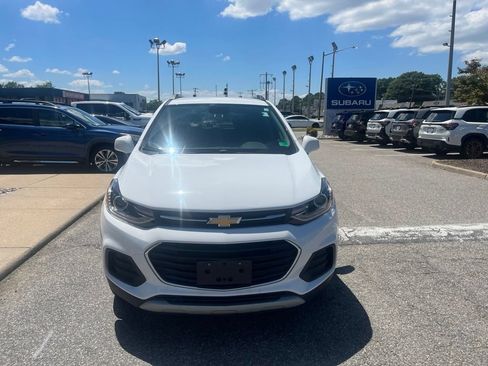 Used 2022 Chevrolet Trax LT w/ LT Convenience Package AWD/4WD image 8