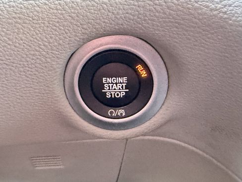 Used 2020 Chrysler Pacifica Limited w/ Advanced Safetytec Group image 29