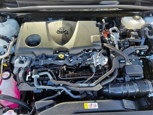 Used 2025 Toyota Camry SE image 30