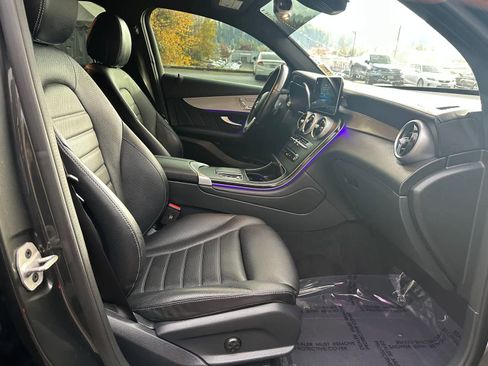 Used 2023 Mercedes-Benz GLC 300 4MATIC Coupe image 13