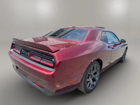 Used 2019 Dodge Challenger R/T RWD image 5