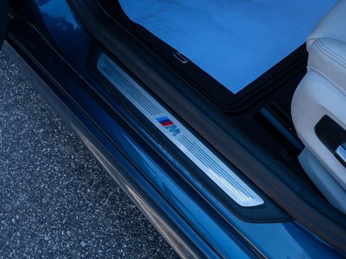 Used 2023 BMW 530i xDrive 530i xDrive w/ Executive Package image 18