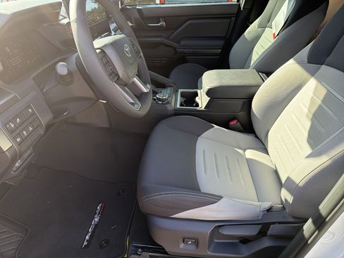 New 2025 Toyota Tacoma TRD Off-Road AWD/4WD image 18