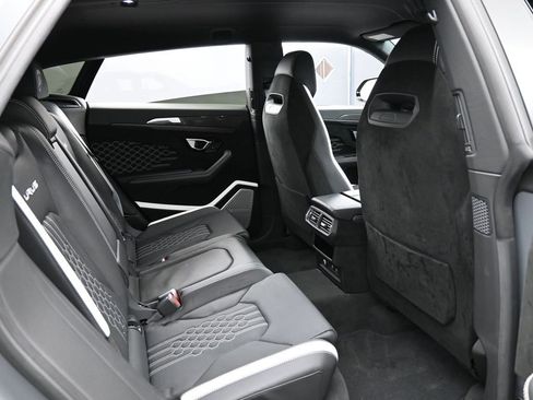 Used 2024 Lamborghini Urus Performante AWD/4WD image 30