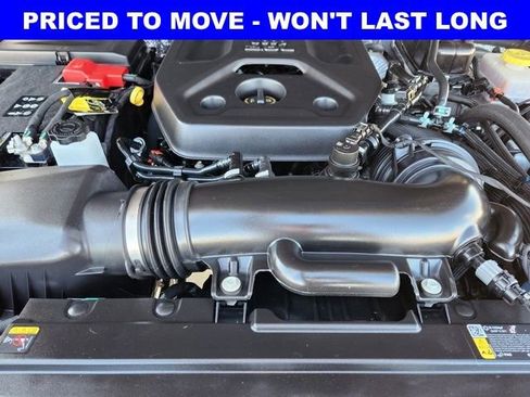 Used 2025 Jeep Wrangler Unlimited Rubicon image 31