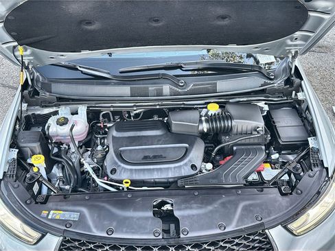 Used 2026 Chrysler Pacifica Select image 17