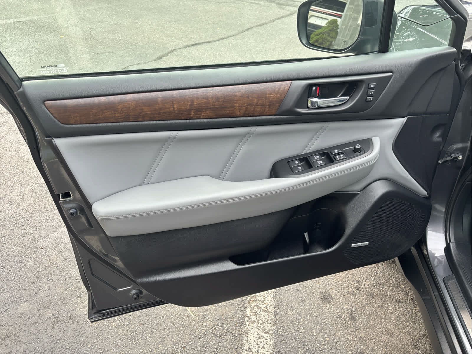 Used 2018 Subaru Outback 2.5i Limited AWD/4WD image 23