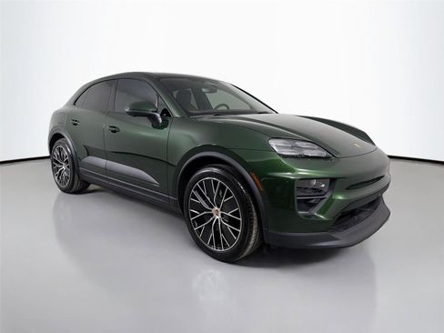 Certified 2026 Porsche Macan Electric RWD image 9