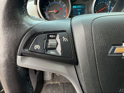 Used 2014 Chevrolet Cruze LT image 26