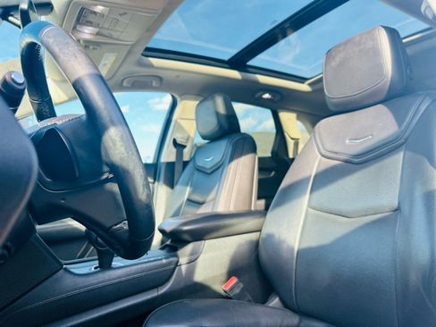 Used 2017 Cadillac XT5 Luxury image 38