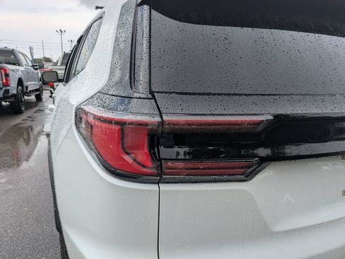 Used 2024 GMC Acadia AT4 AWD/4WD image 11