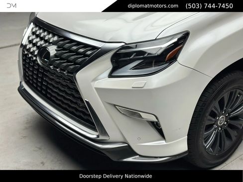 Used 2023 Lexus GX 460 Premium w/ Accessory Package image 14