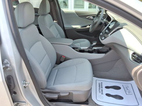 Used 2022 Chevrolet Malibu LS w/ Driver Confidence Package II FWD image 32